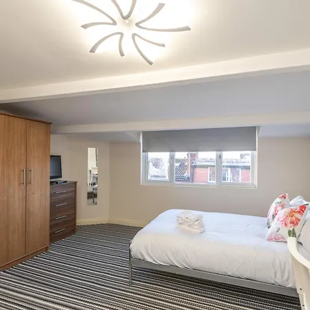 Bright 3bed Near Headingley Stadium & Station * 利兹