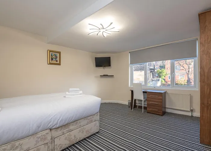 Bright 3bed Near Headingley Stadium & Station Apartment Leeds (West Yorkshire)