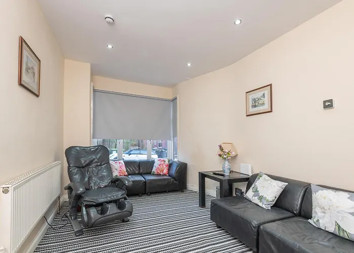 Apartment Bright 3bed Near Headingley Stadium & Station *